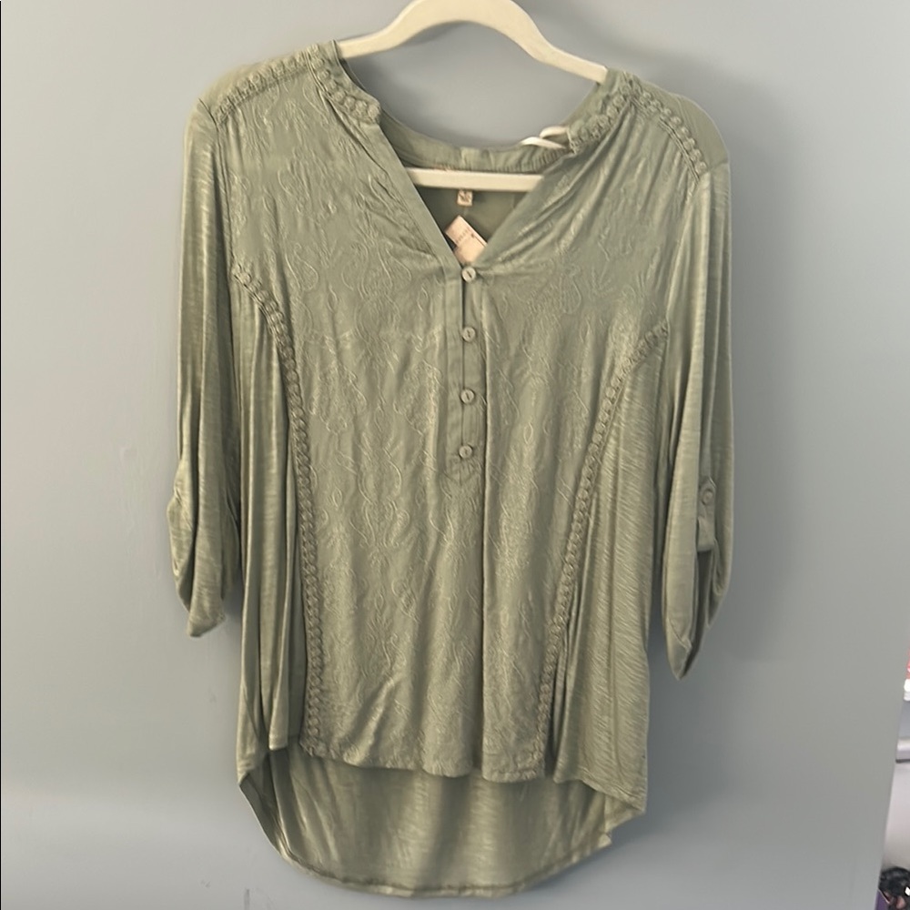 Democracy Green Mandarin Collar Blouse with Buttoned Relaxed Fit